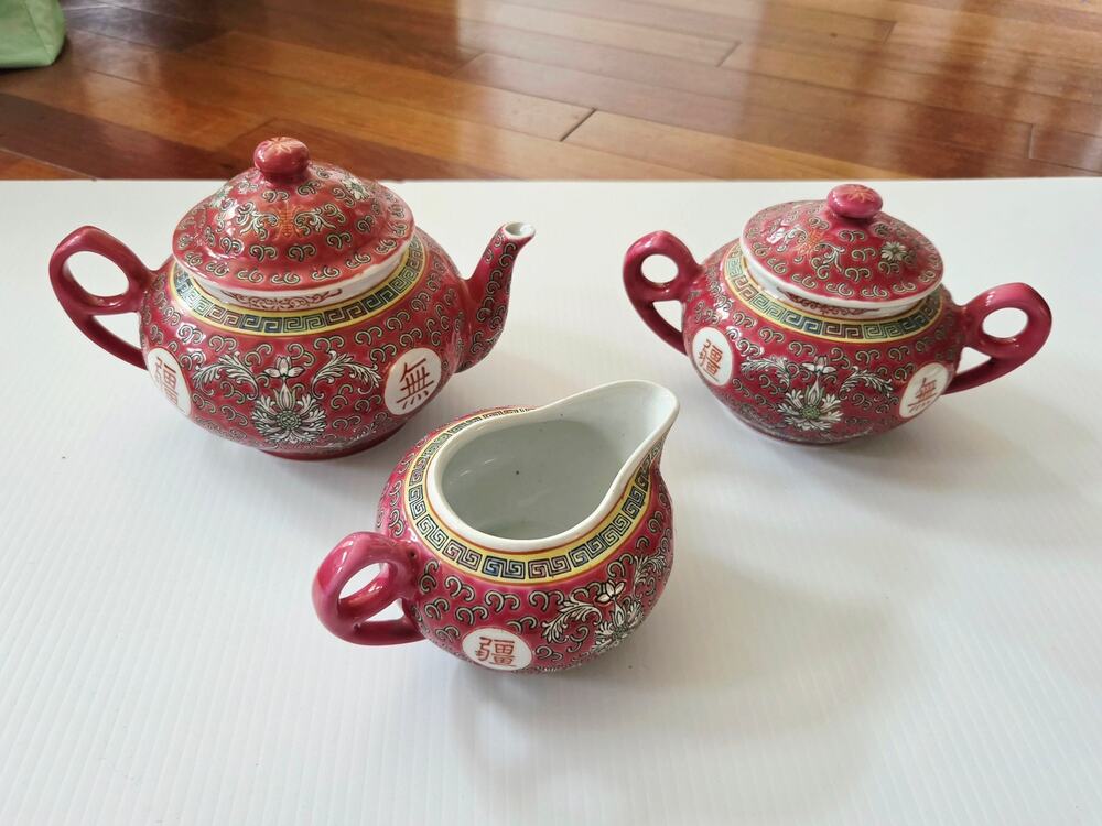 Vintage Chinese Porcelain Teapot Set Jingdezhen Mun Shou Longevity 萬壽無疆 Red Rose